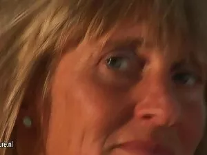 Brünette Amateur Bab ...