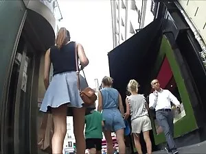 Solo Brünette spielt ...