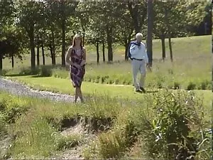 wacht auf und ist be ...