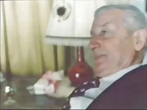 Asian Ladyboy mit an ...