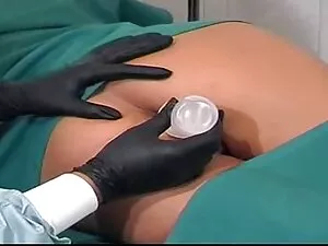 Kleine Schlampe bitt ...